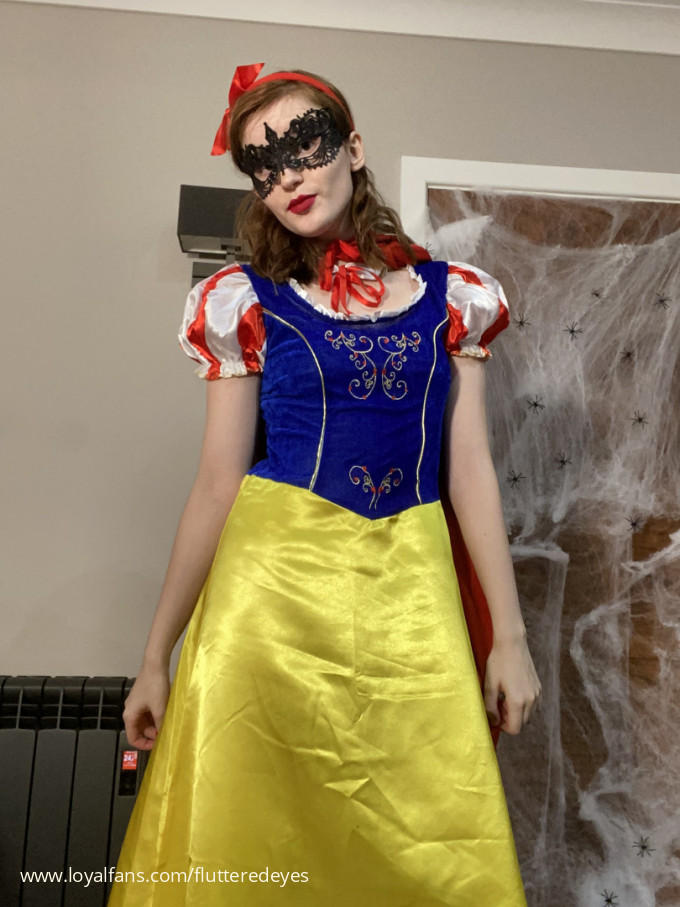 Snow White Nudes incoming!! - Flutteredeyes Official Photos LoyalFans