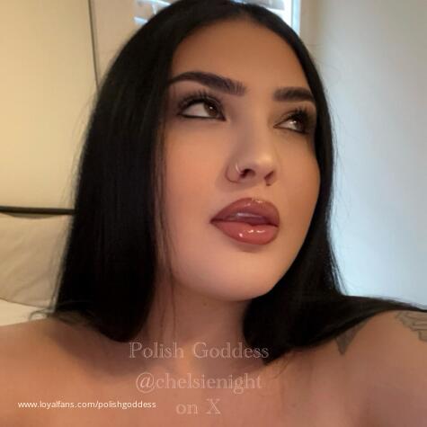 Polish Goddess's Official Social Fan Page | LoyalFans