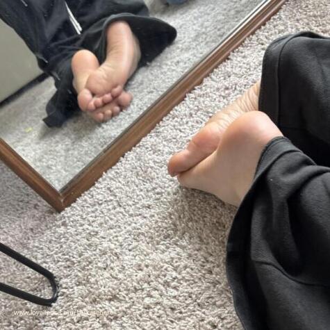 karebarefeet avatar