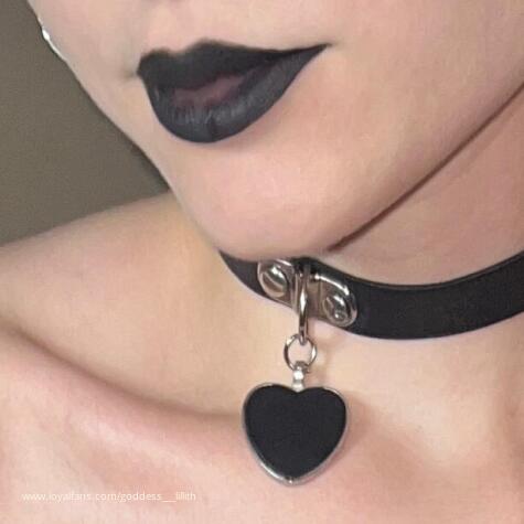 Findom Goddess Lillith avatar
