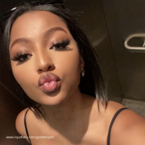 Goddess Phi's videos and clips Official account LoyalFans