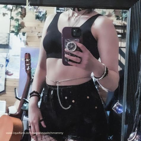 Nameless Witch Mommy avatar