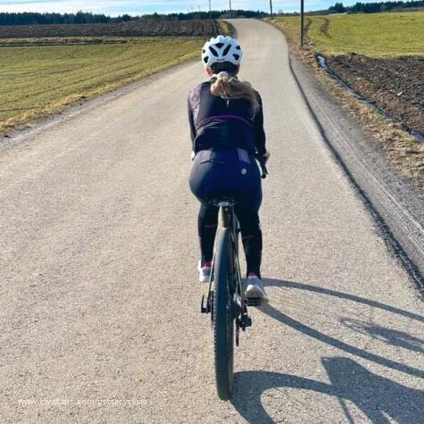 petite cyclist avatar