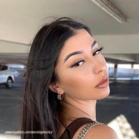 Worship Jessica findom doll avatar