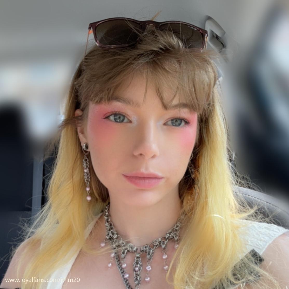 the-fantasy-anna-s-official-social-fan-page-loyalfans