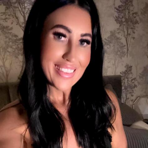CurvyMILFSienna avatar