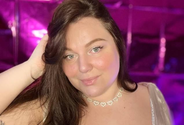 After shower weet.... naked.... bbw princess - AmeliaMinkx Official