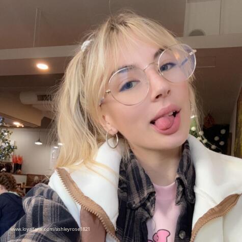 AshleyRose1821 avatar
