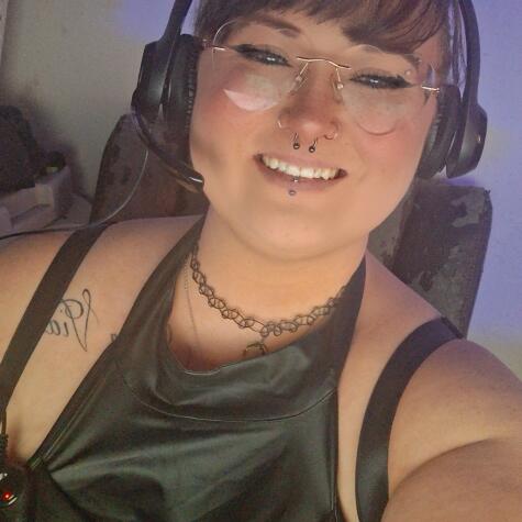 LunaRose2222 avatar