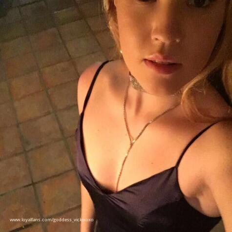 Goddess VickiX0X0 avatar