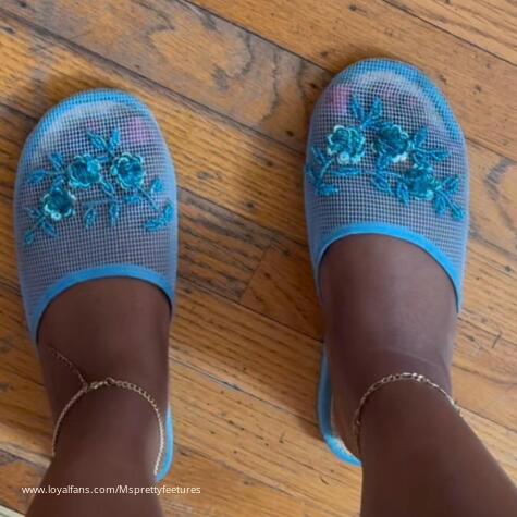 MsPrettyFeetures avatar