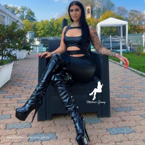 MistressGenny avatar
