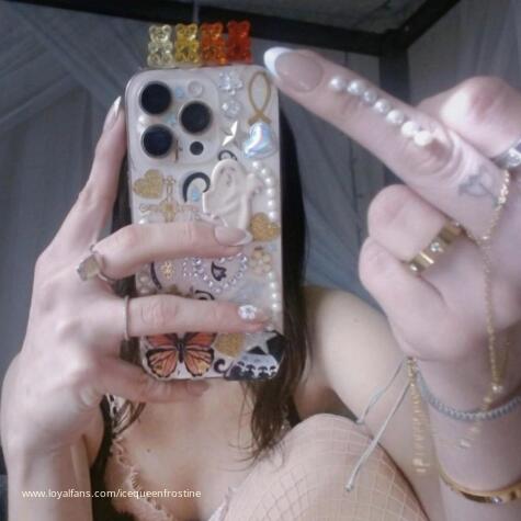 icequeenfrostine avatar