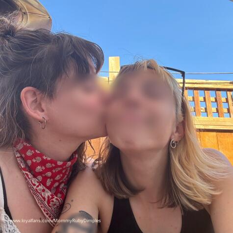 Ruby and Elle avatar