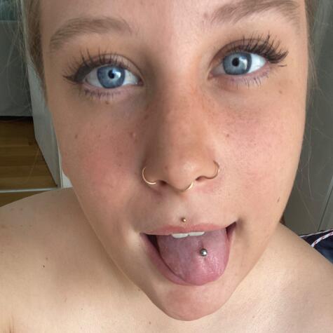 blondecurvvygrrl avatar