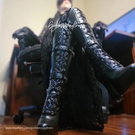 GoddessVaultress avatar