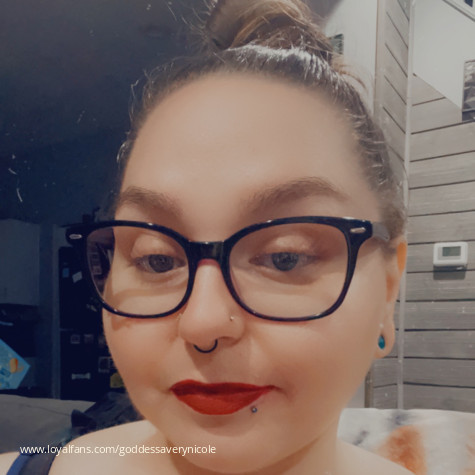 BBW Goddess Avery Foot Show and Smoke Blowing’s Official Social Fan