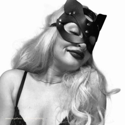 MidnightKitty avatar