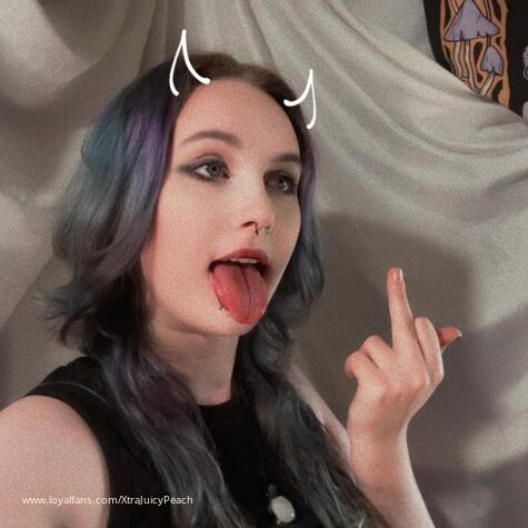 Divine Peach avatar