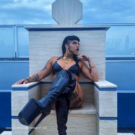 littlegothbat avatar