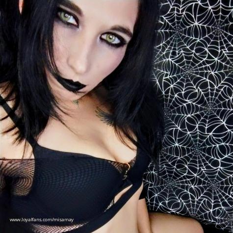 Gothic Misa may avatar
