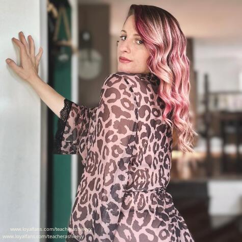 TeacherAshleeyy avatar