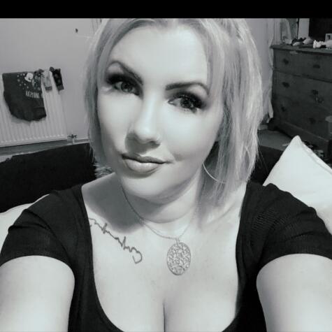 LadyLola28 avatar