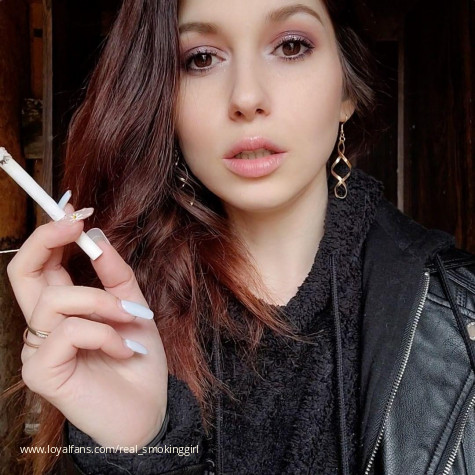 realsmokinggirl avatar