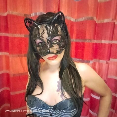 Stephanie the goddess of face sitting avatar