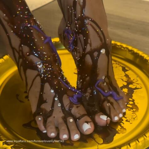 Foreverlovemyfeet143 avatar