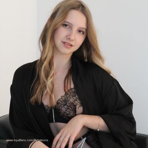 LilyHelsons avatar