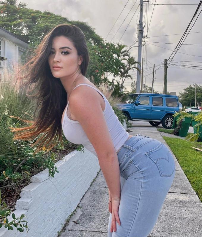 why chase? - kiraslaps Official Photos | www.Loyalfans.com