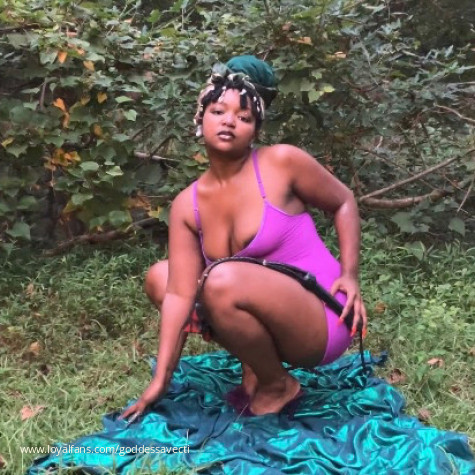 Enchantress of simps  avatar