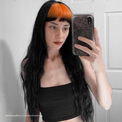 Ivy Mourning avatar