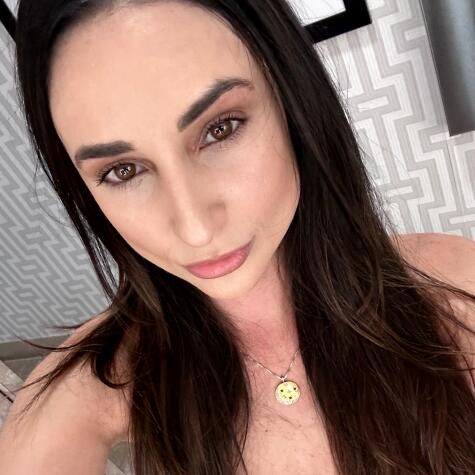 BrattyLittleLola avatar