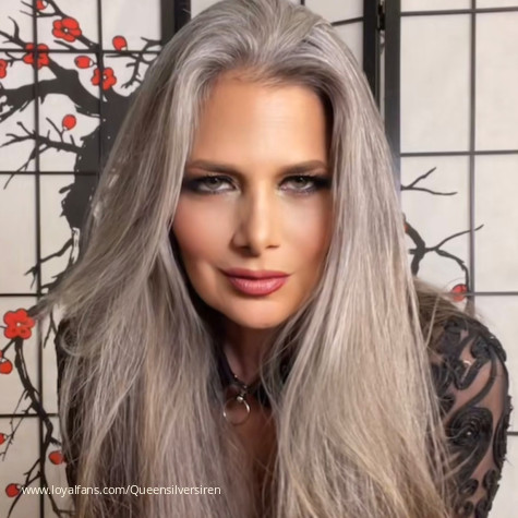 Queen Silver avatar