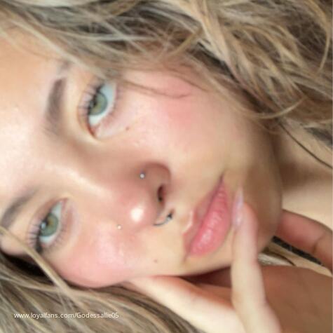 Godessallie avatar