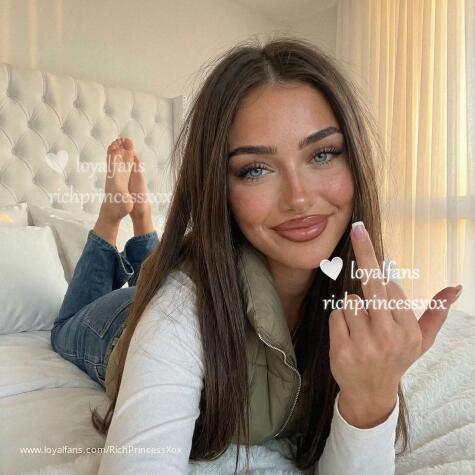 Findom Goddess Kaia avatar