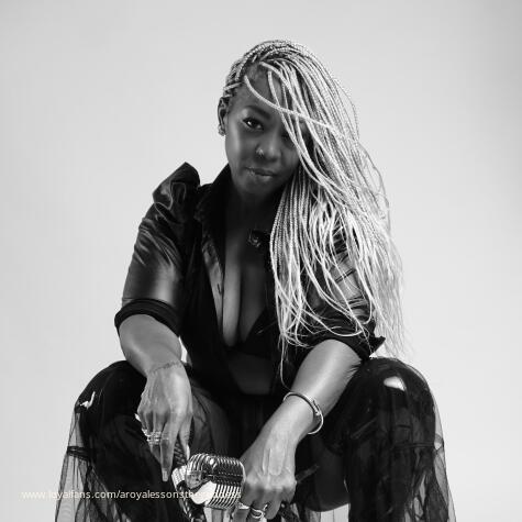 Aroya Lessons the Goddess avatar