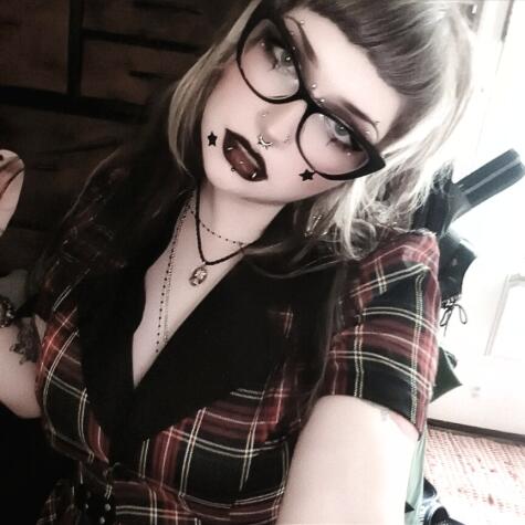 goddess eve, findomme, goth queen avatar