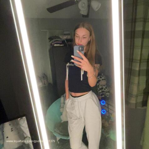 Goddessliz1379 avatar