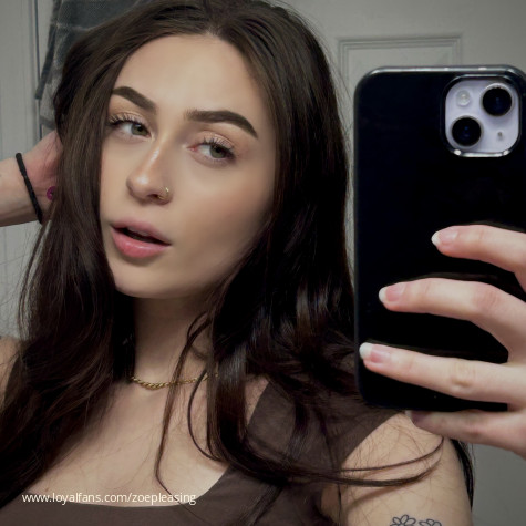 Zoe Pleasing's Official Social Fan Page | LoyalFans