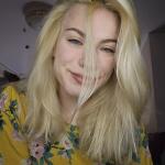 Cute blonde avatar