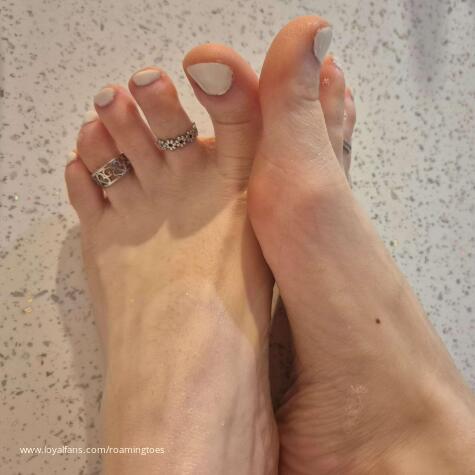 Roaming Toes avatar