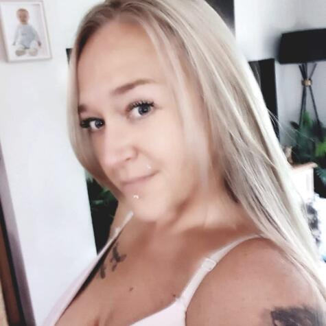 FlirtyCurvy avatar