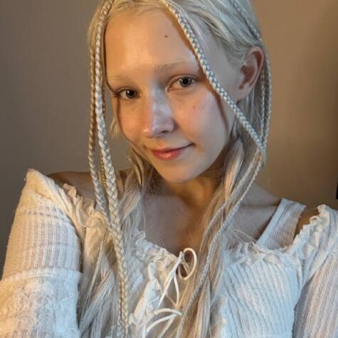 Julia_girl avatar
