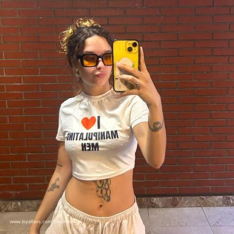 Lola Haze Findom avatar
