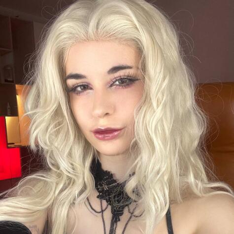 Molly Posh avatar