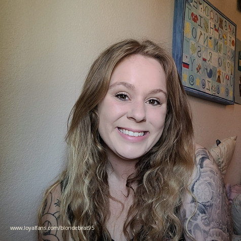 Tight bubble butt - BlondeBrat95 Official Photos | www.Loyalfans.com