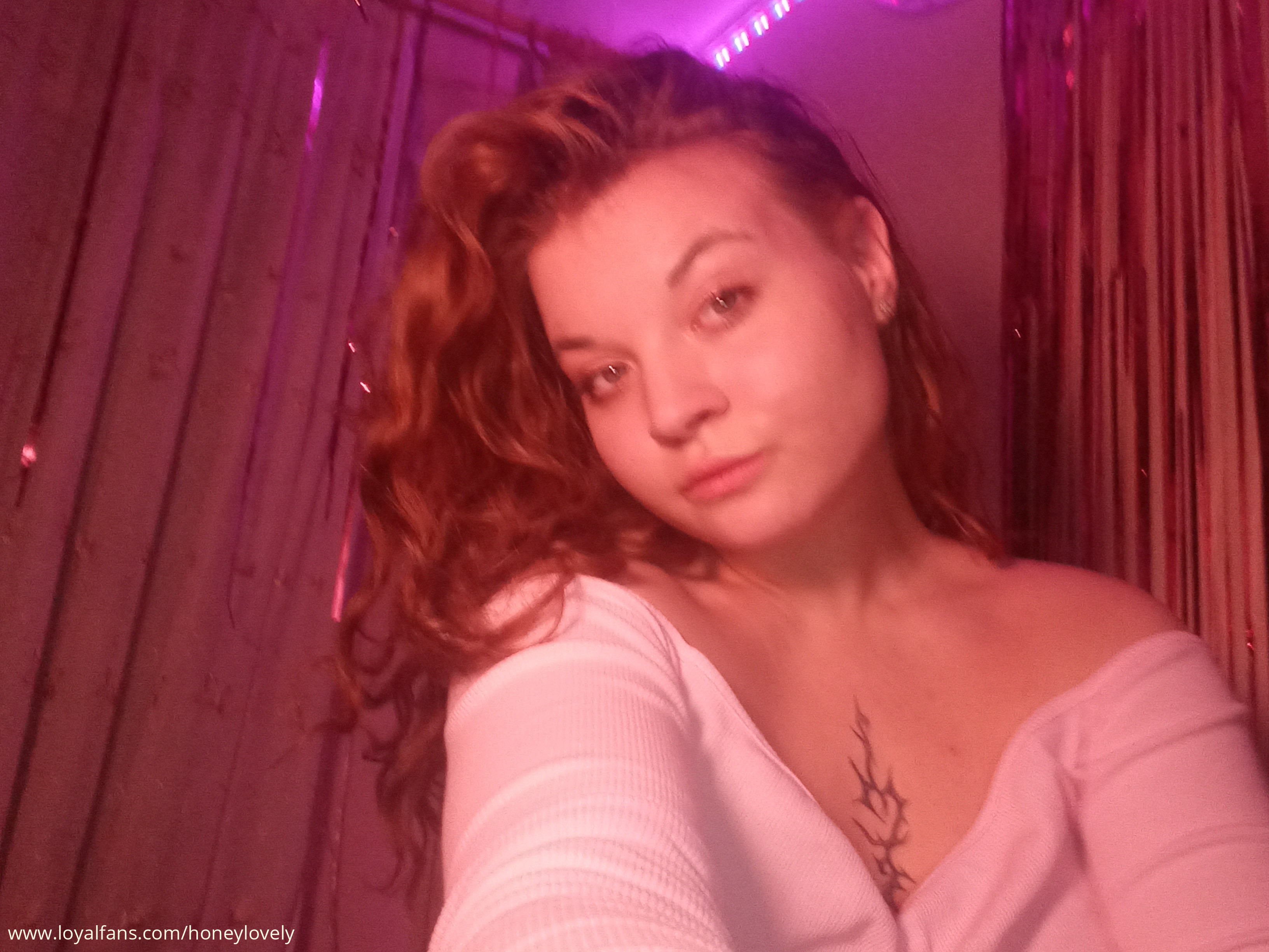 honey lovely’s Official Social Fan Page LoyalFans